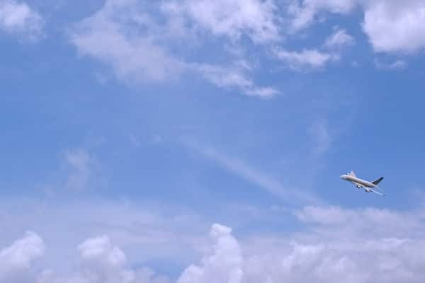 Avion qui décolle